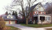 Ahrens St. W. 0038 - House - Neo Classic Revival Kitchener (I945)